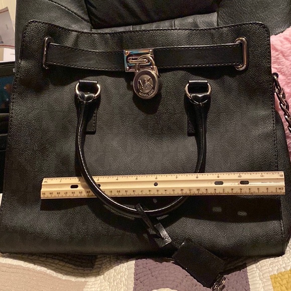 Michael Kors oversized, black with all silver hardware, handles and long strap - Picture 5 of 14